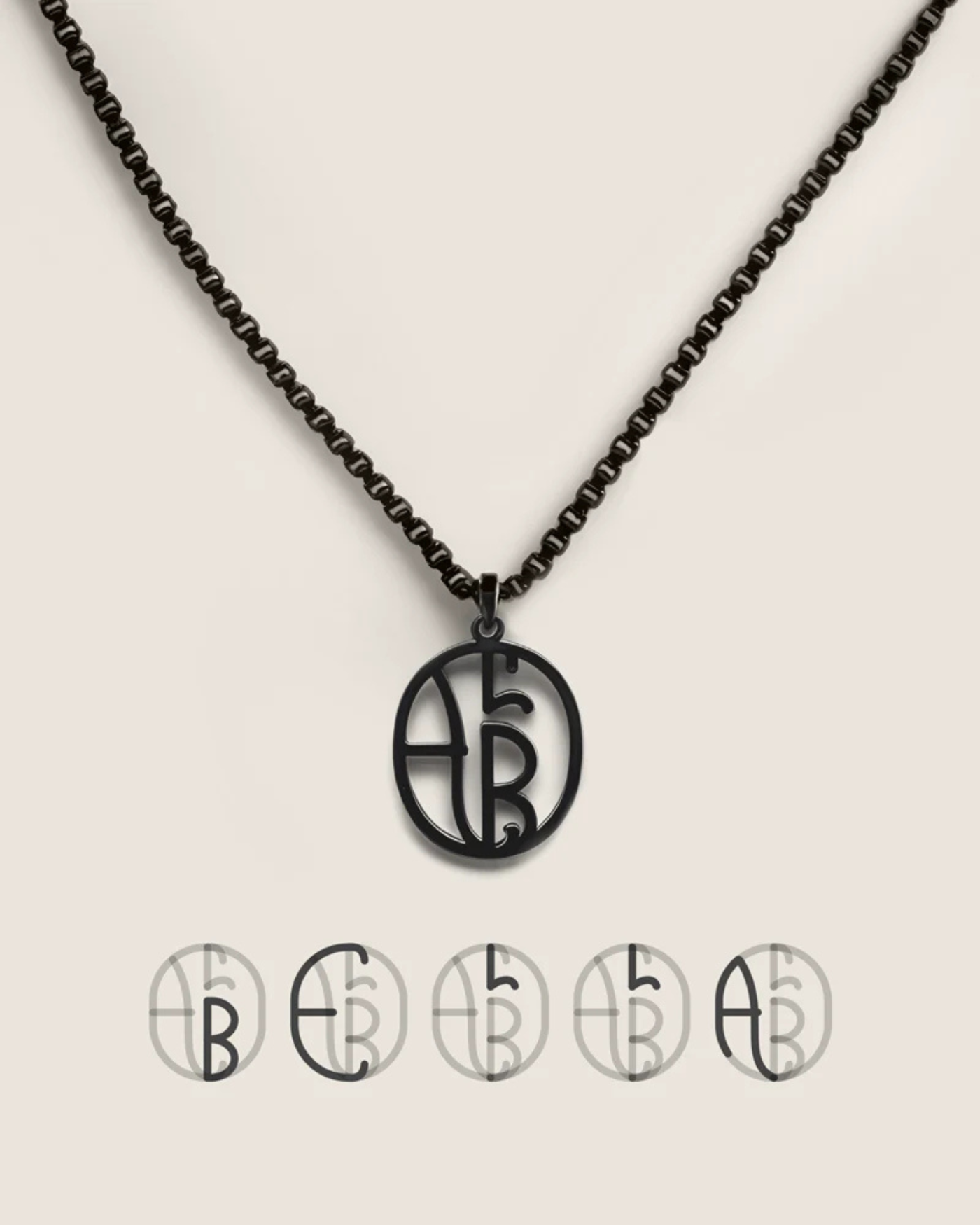 Le Collier Monogramme Homme – Chaque lettre, une histoire