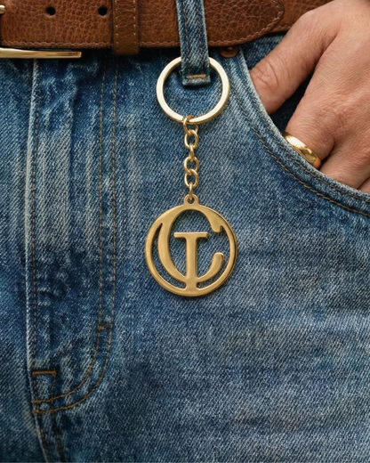 Schlüsselanhänger mit verschlungenen Initialen