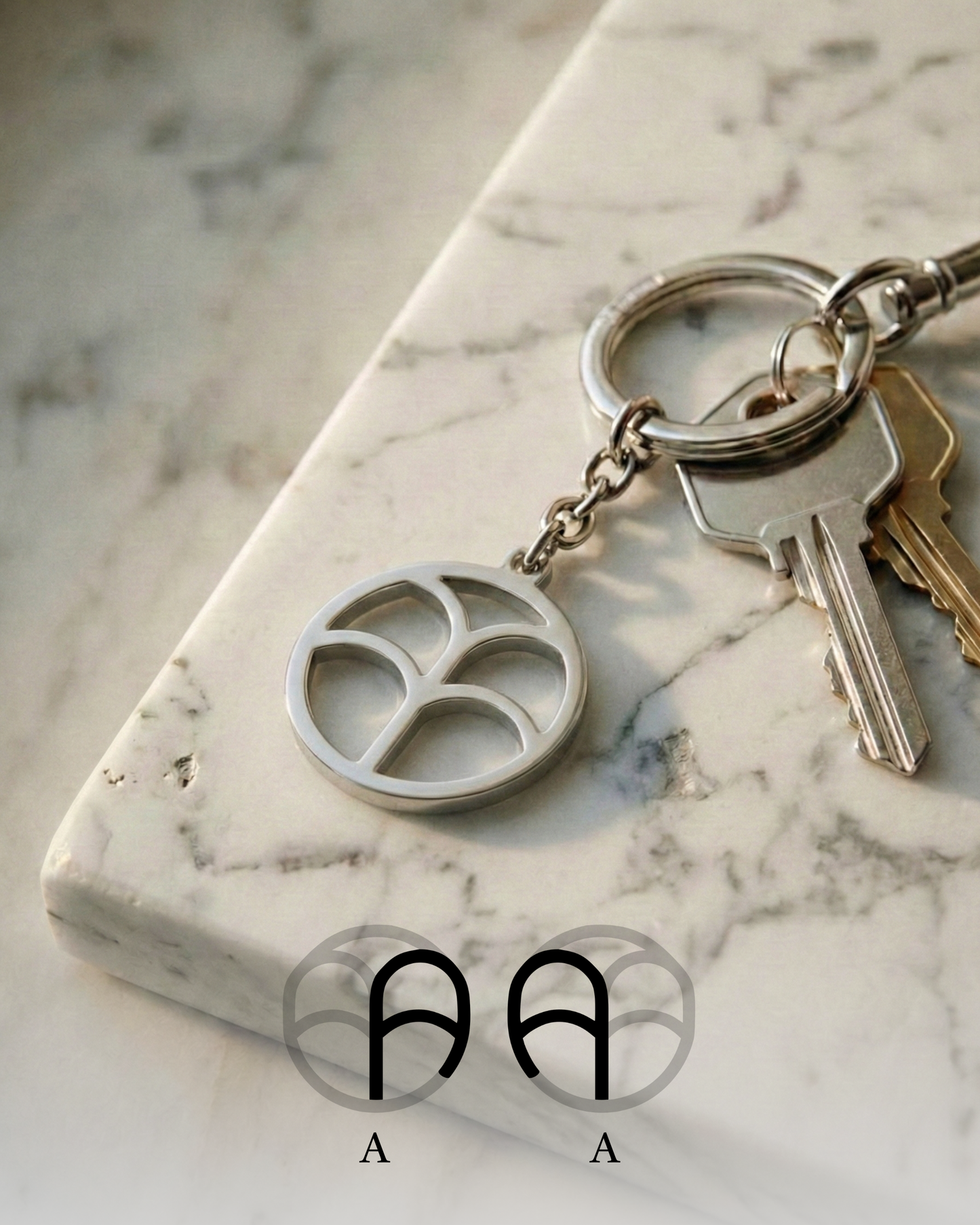 Schlüsselanhänger mit verschlungenen Initialen